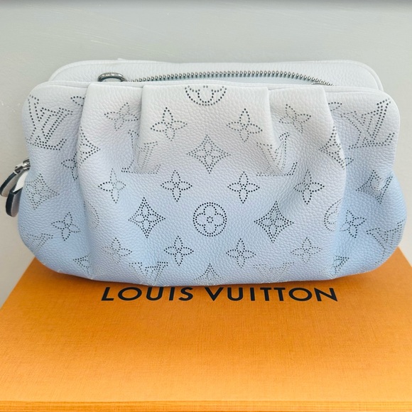 Louis Vuitton, Scala Pouch Bag Gradient Mahina Leather Mini - Picture 3 of 12